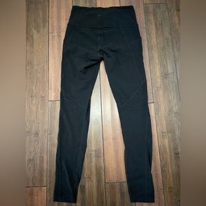 Athleta salutation stash pocket leggings small